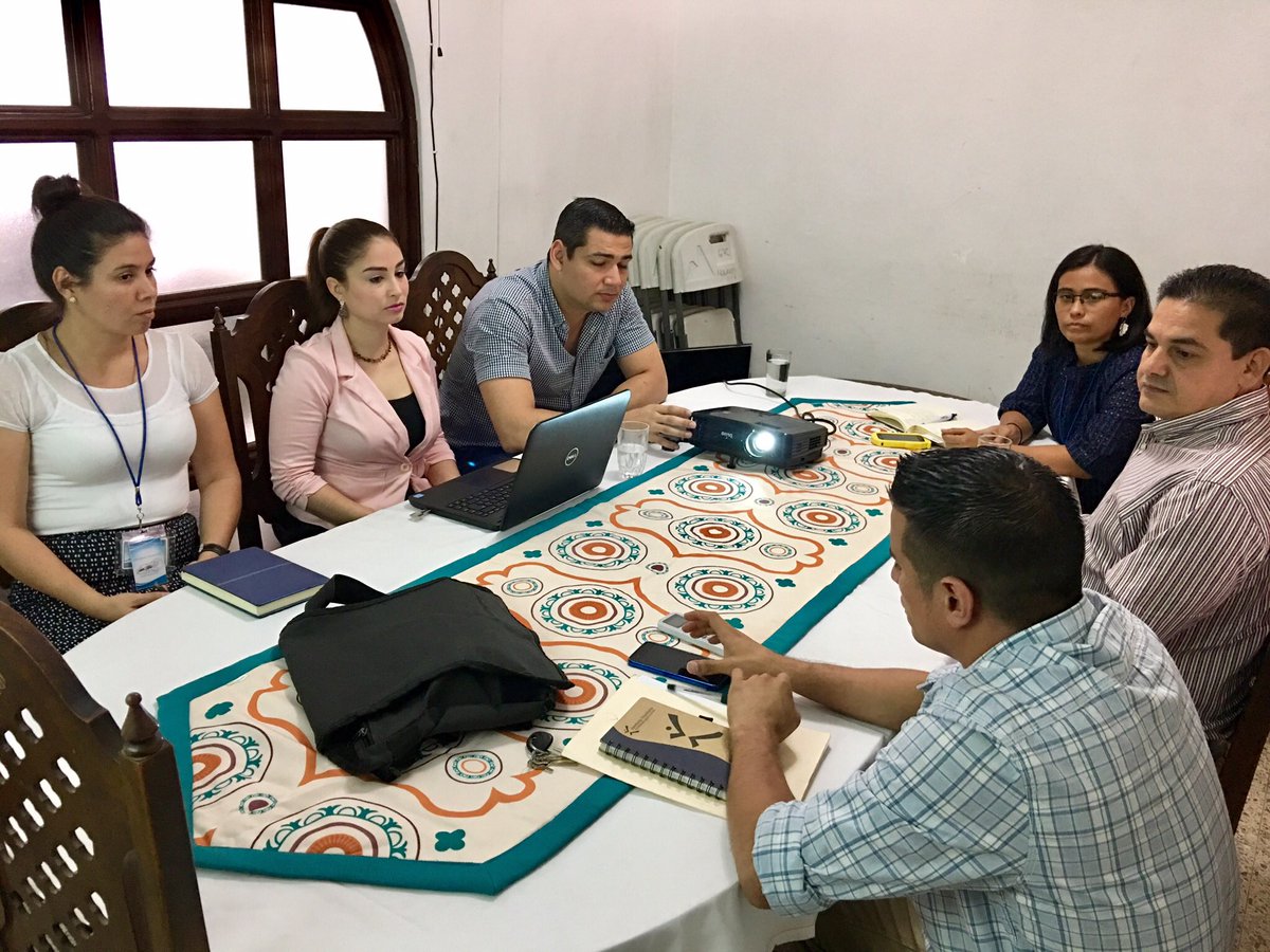 JCICAPITALHN's tweet photo. Importantes avances del Proyecto Bandera 2017 de JCI Capital #CambiandoHistoriasDeLasNiñas 👧🏻👧🏽👧🏼 Somos #LiderazgoTransformador https://t.co/AOFP5o4dzH