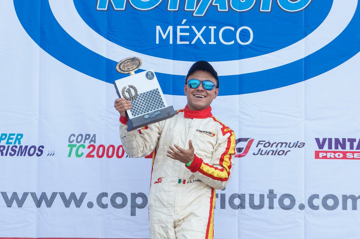 carrerasenvivo's tweet image. @ledesma_ant debutó con doble podio en @LATAMF2000 carrerasenvivo.com/antonio-ledesm…
