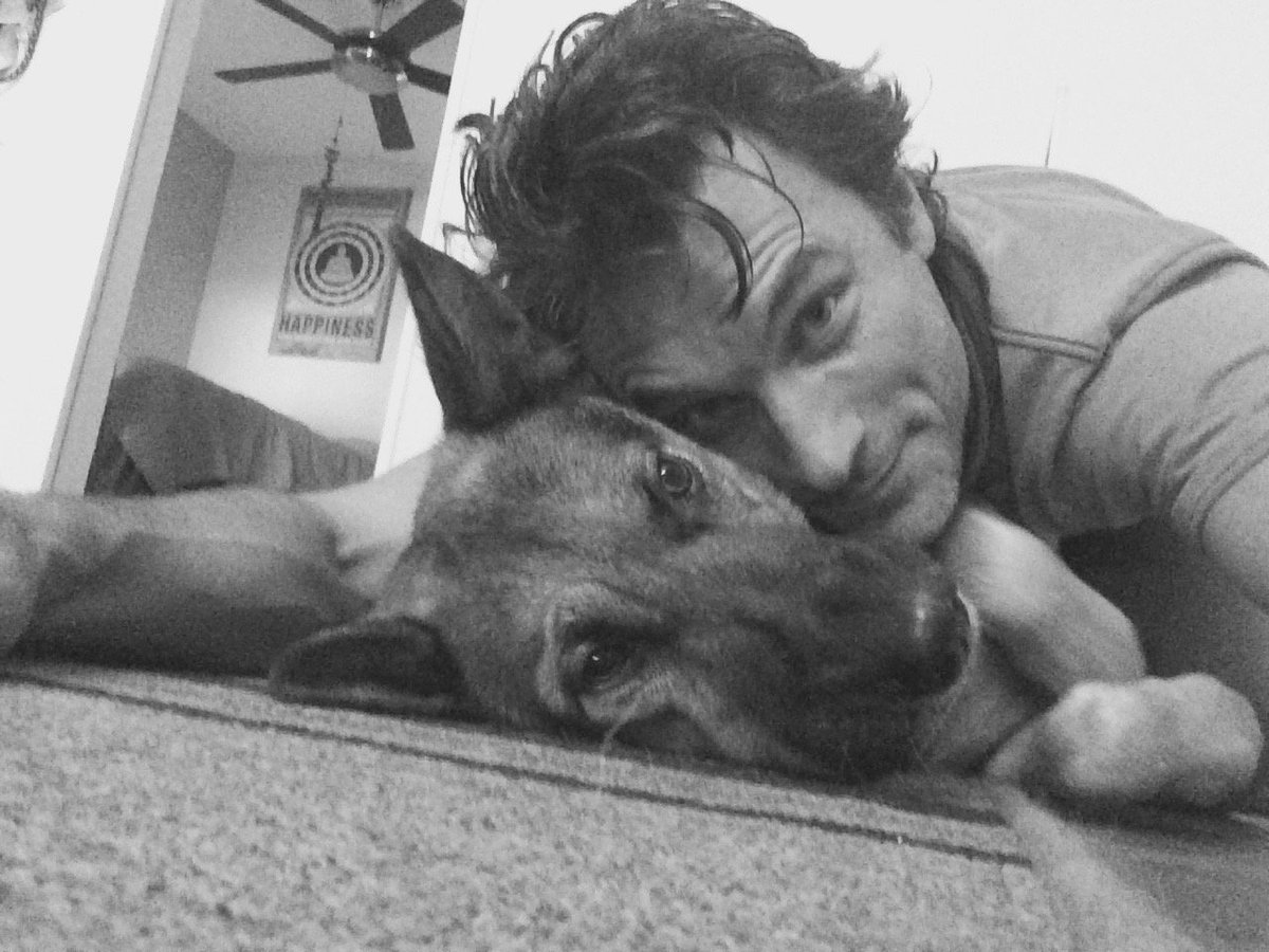 Ryan_Culver's tweet photo. Bro's dog really hates affection. #whatsnextrc #actorslife #texasfilms #leavingonajetplane https://t.co/D76FVl6vwL
