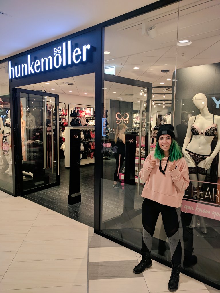 Even on holiday, my favorite store isn't far away! Visiting the <a href="/Hunkemoller/">Hunkemöller</a> store in Koblenz! 🇩🇪👙❤️