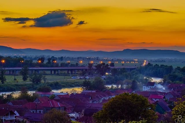 KikayRustia's tweet image. Reposting @alexdomide:
#summer #supershoot #sunset #sunshine #trip #travelgoals #traveling #romania #transylvania #photoshoot #photography