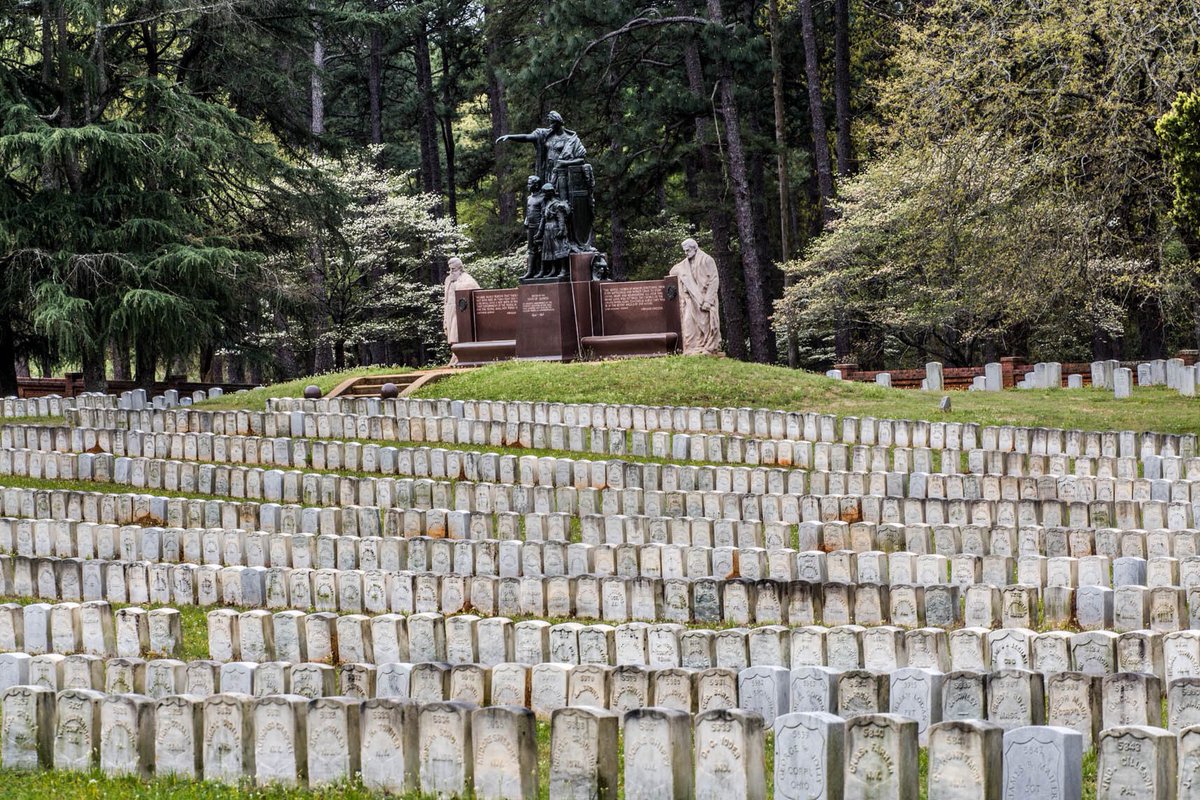 andersonvilleee's tweet photo. They were buried in shallow trenches shoulder to shoulder https://t.co/cwqVpK8akr