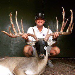 truegill's tweet photo. Loved finally getting our hands on this buck after watching him all summer
#bigrackranch #looksmatter #gianttypical https://t.co/CWPpUJVb9x