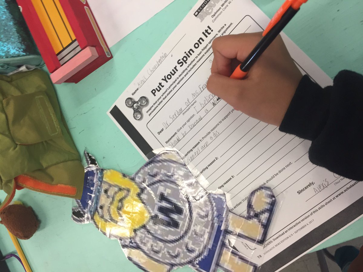 Capi_CLASSics's tweet photo. Victor made a Kahoot and wrote his opinion about Fidget Spinners today! #d109schoolpride #d109wilkinspride https://t.co/6gXs8ozeZm