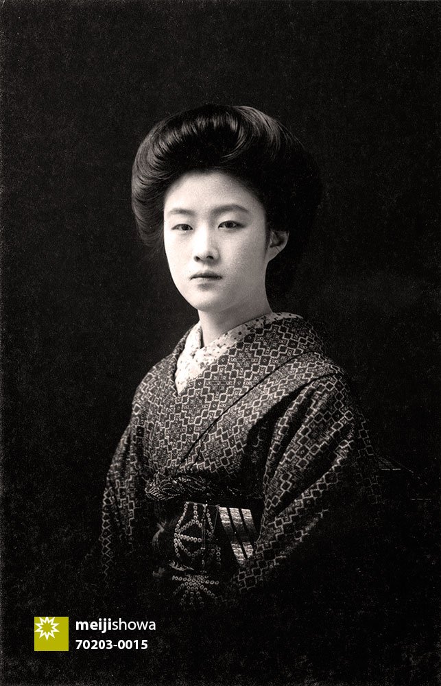 Meijishowa 19歳の京都美人 大正6 Studio Portrait Of A 19 Year Old Woman From Kyoto Taisho 6 1917 T Co 7lehf1prro Oldjapan
