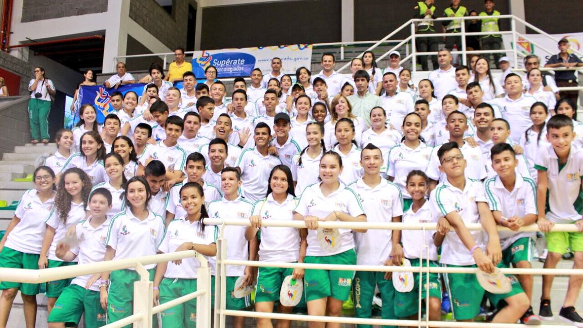 juegosintercol's tweet photo. Delegaciones de Caquetá, Cundinamarca, Huila y Tolima, disfrutaron con @ClaraLuzRoldan la inauguración del Regional Centro Sur en Melgar. https://t.co/EypRoJxOBN