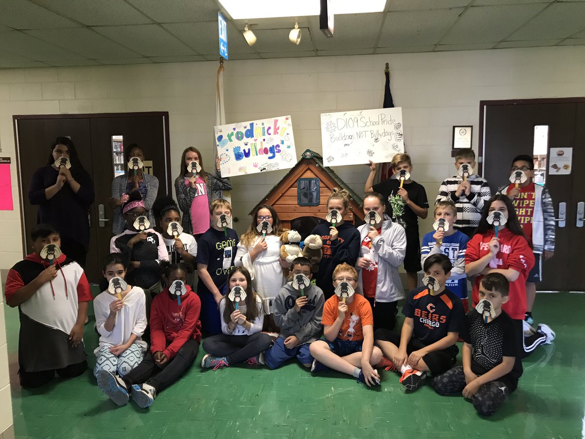pvanhuisen's tweet photo. Room 311 is filled with bulldogs NOT bullydogs!!! #brodnickipride #bulldognation #D109SchoolPride @BrodnickiSchool https://t.co/XxvLx8Ahcd
