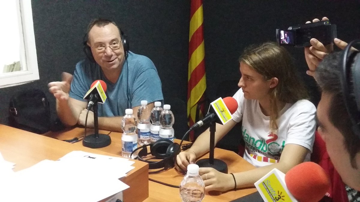 D3Esportiu's tweet photo. Comencem el primer pograma de la temporada amb una tertúlia per debatre com es presenta el curs esportiu @sants3radio https://t.co/XCsuVTk2GN