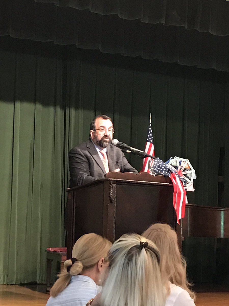 smrwf2016's tweet photo. Robert Spencer of Jihad Watch speaking at SMRWF luncheon https://t.co/xhQghPb8Ht