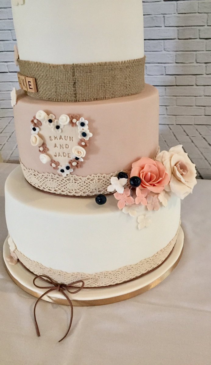 Petalblisscakes's tweet photo. Rustic Rose Wedding Cake... Congrats Jade and Shaun! #rusticweddingcake #barnsleyweddings #barnsley #cclcakery https://t.co/iS4W4rXMVx