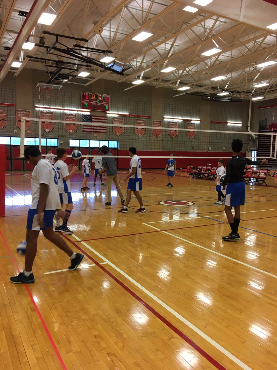 ShakerBlueBison's tweet photo. RT shakerboysvball "JV Boys Volleyball warming up at Guilderland! #BoysVB #gobison #ShakerHS https://t.co/vYhtSvGSZu"