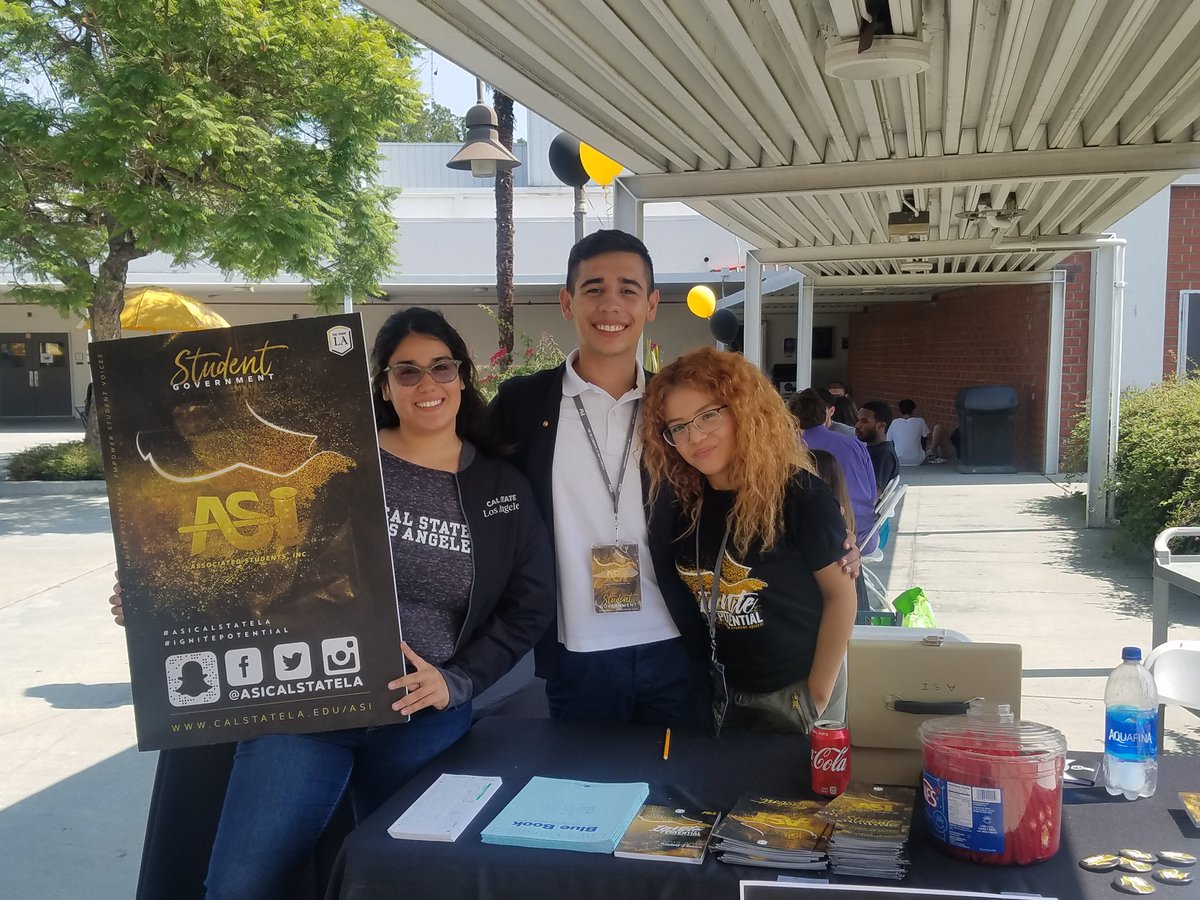 prssacalstatela's tweet photo. ARTS and LETTERS mix it up event! Music hall patio! Free tacos! #freetacos #asicalstatela #csula #prssa #csulaprssa https://t.co/oQZXuBTmBC