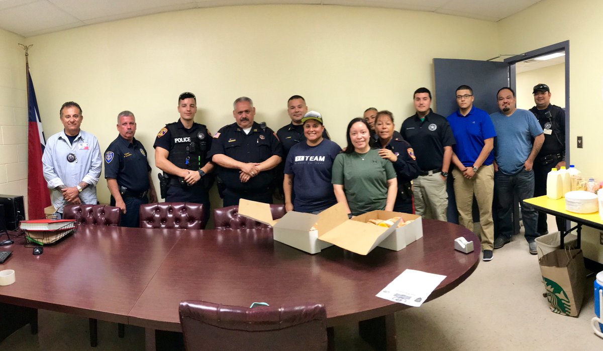 WeslacoPD's tweet photo. We would like to thank Under Amour-Mercedes Outlet for their continued support of our first responders. #MercedesPD #WeslacoPD #underarmour https://t.co/ngc7IMbAU5