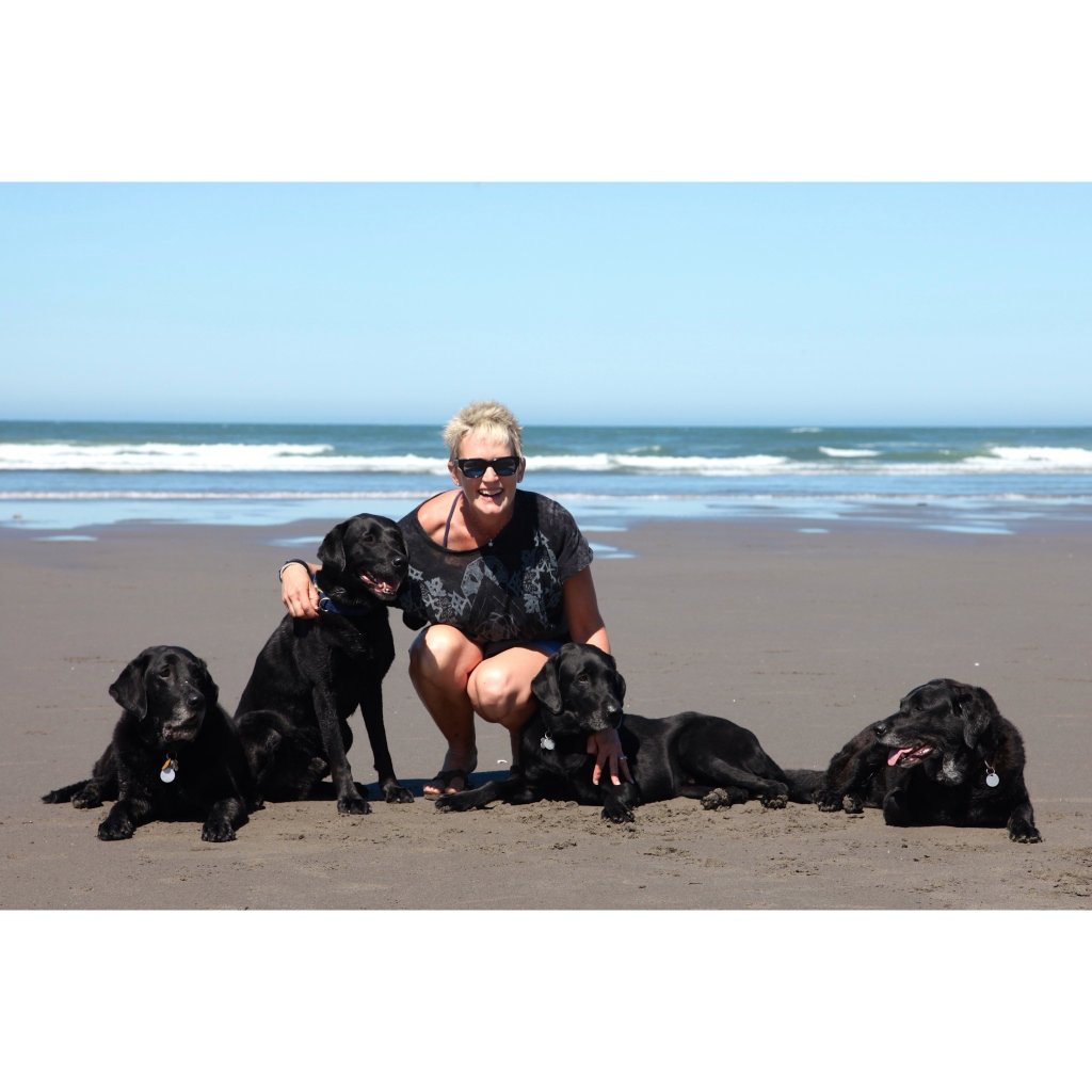 PNWPics1's tweet photo. Dog mom with her 4 children on the Oregon Coast #pnw #labs #woman #dogmom #ocean https://t.co/mxaZzaoArI