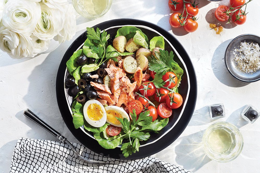 PlaytexPlayOn's tweet photo. Help your daughter fuel up for the game with this protein packed salad receipe via @besthealthmag: https://t.co/NxAvC3On1q https://t.co/6jpdodXeIK