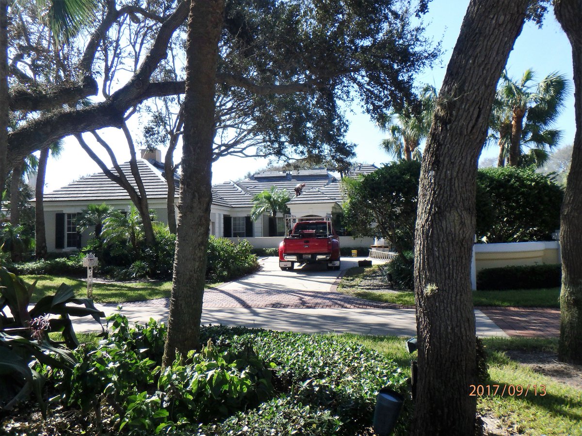 OIRoofs's tweet photo. Quality is more than a promise, 
It's a genuine performance. 
#VeroBeach, #JohnsIsland #TheMoorings #OrchidIsland #GrandHarbor #Leman #OIR https://t.co/p8XF4umjgM