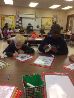 TEdging's tweet image. Vowel teams erasable practice during Intervention! #D109schoolpride🤗