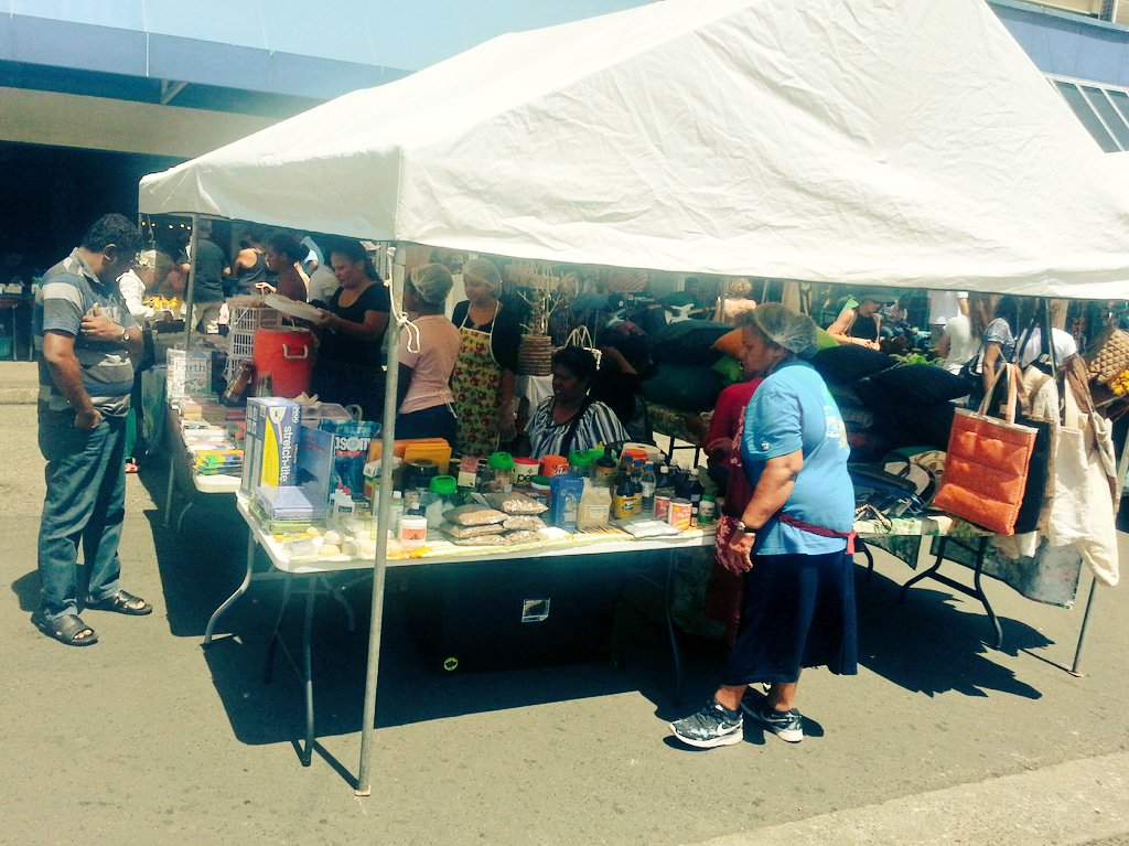 s_ranbeer's tweet photo. Awesum weather over d wknd in #Suva! Lots of people turned up at d #ROCMarket #food #bargains  #FijiNews https://t.co/2ER5OiWpG6