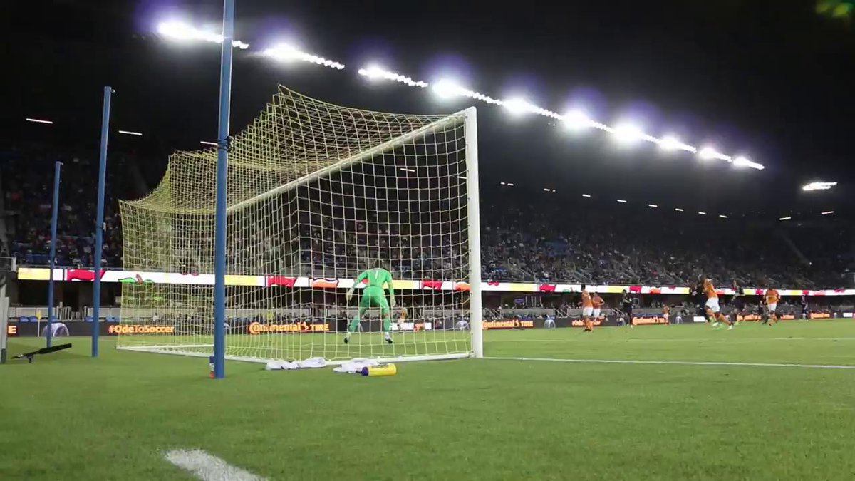 Field level is the best level. Danny Hoesen with the control & the finish for the win! 🔥  #ForwardAsOne https://t.co/HkwnlRyRzN