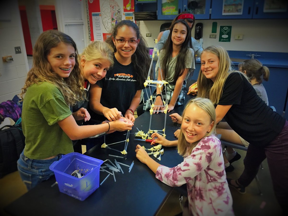 WebberMS's tweet photo. Mrs. Graff's Girls in Science class is busy building towers π€π§ π·ββοΈ#WebberLearns #WeAreWebber #PSDProud https://t.co/MdvkvcjZST