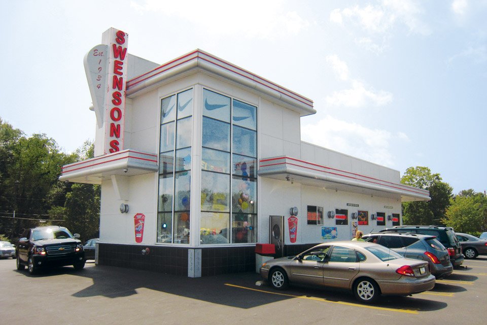 OhioMagazine's tweet photo. These 5 famous Buckeye State #burgers should be on every culinary adventurer’s map. #roadtrips https://t.co/PoKE63ayUM https://t.co/felXlvxmGa