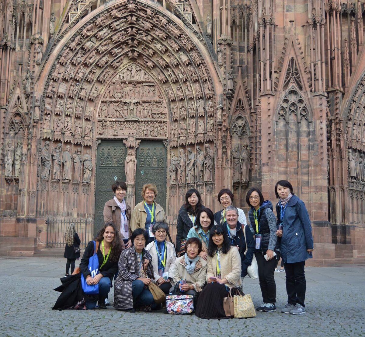 mfcespedesd's tweet photo. Ladies team at the Cathedral of Strasbourg 🇫🇷🇯🇵 #FJS2017 https://t.co/mzHjQ2iPfj