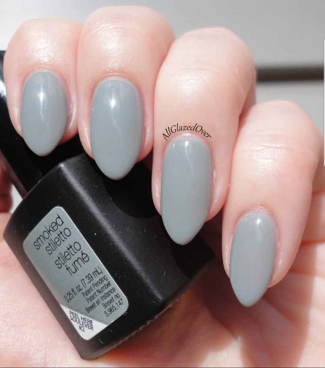AllGlazedOver's tweet photo. Smoked Stiletto from @SensatioNail plus added holo powder from @bornprettystore Item #38757 #GelYeah #SensatioNail #Holo 💿 https://t.co/O0lfcy5F1i