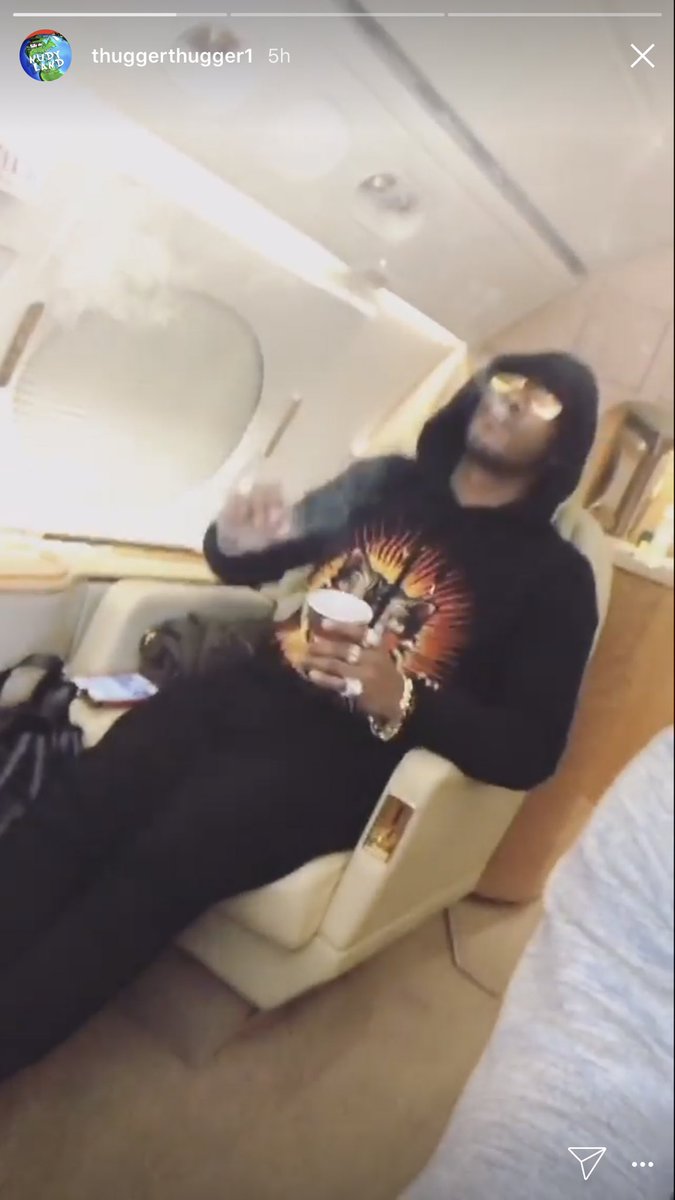 DAGHE's tweet photo. Young Thug is currently hot boxing a private jet and posting pictures from the cockpit like it's a spinster van! 😩🙌🏽 amazing https://t.co/Xcny7sJFMR