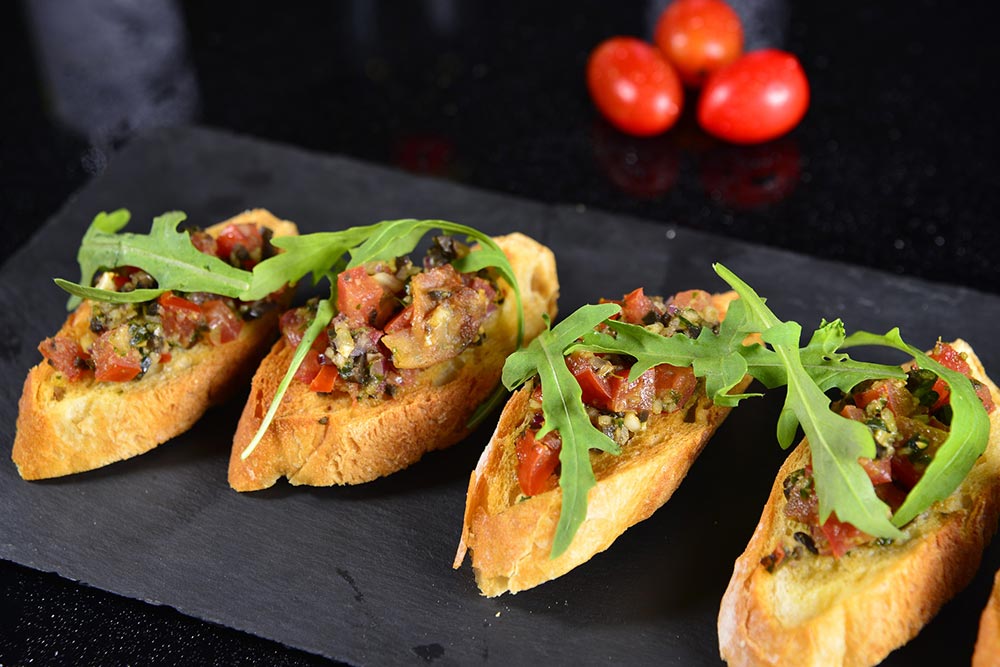 😋 Tapas lover? Heading to #Madrid? This one is for you...