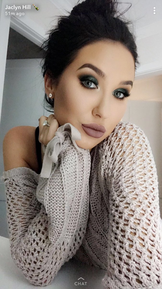 GerhartKaesha's tweet photo. Caaannnn we all please just take a min to obsess over this picture #yasssbitch #workithunty @Jaclynhill https://t.co/aArMUAGM1d