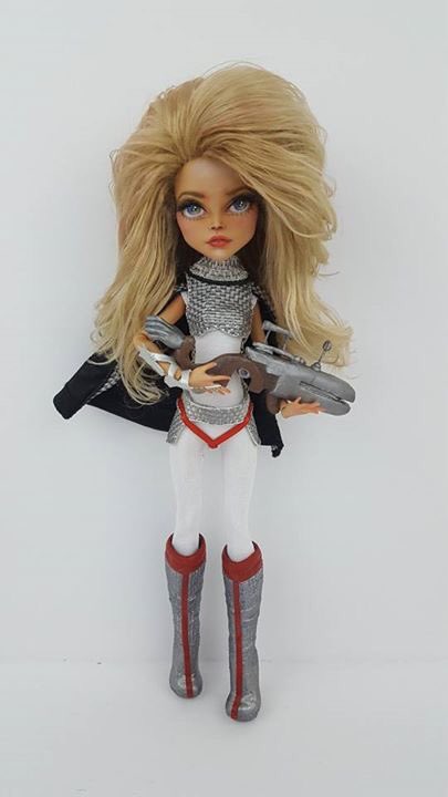 KabaLounge's tweet photo. Just got in my custom Barbarella doll from @skeriosities ! Can't recommend it highly enough! Order your costum made character now! https://t.co/lL7EQhpETj