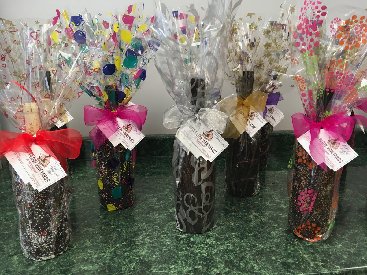 CCGChocolates's tweet image. Custom chocolate bars made here in Hamilton, NJ.  Hand dipped chocolate covered glass bottles, any beverage by us, Carella's Chocolates.