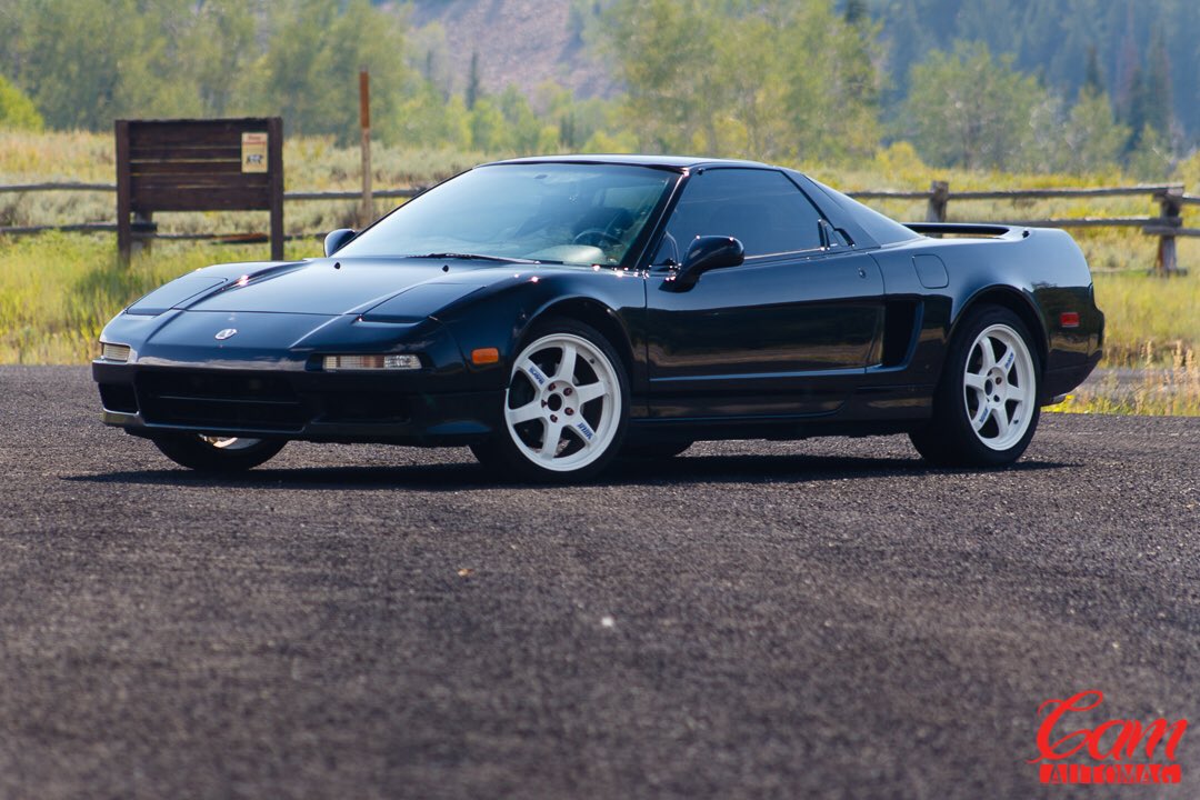 camautomag's tweet photo. New episode of The Driving Experience is up! Mike & Gav drive a 91 Acura NSX https://t.co/oUnzLndI8h #AcuraNSX #TheDrivingExperience https://t.co/0Fi2lOfTv2