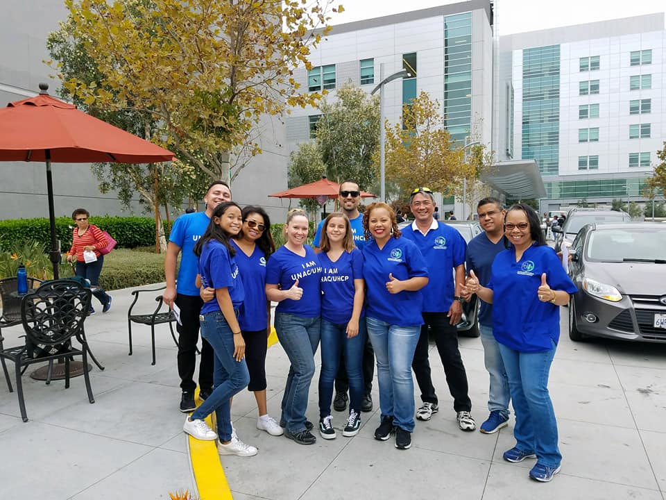 unacuhcp's tweet photo. .@UNACUHCP members distributed care packages & water to 50+ homeless members of our community in LA #NursesGiveBack #BeyondTheBedside https://t.co/CzKfJQgSBv