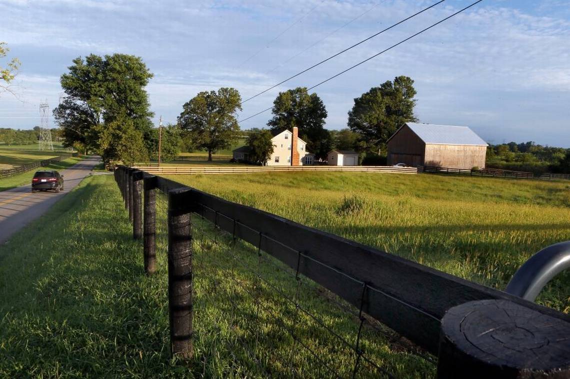 kywatchdog's tweet photo. They led Lexington’s farm conservation program. Then they collected millions.
https://t.co/sy2AJXoaUs https://t.co/Qc799sTfDE