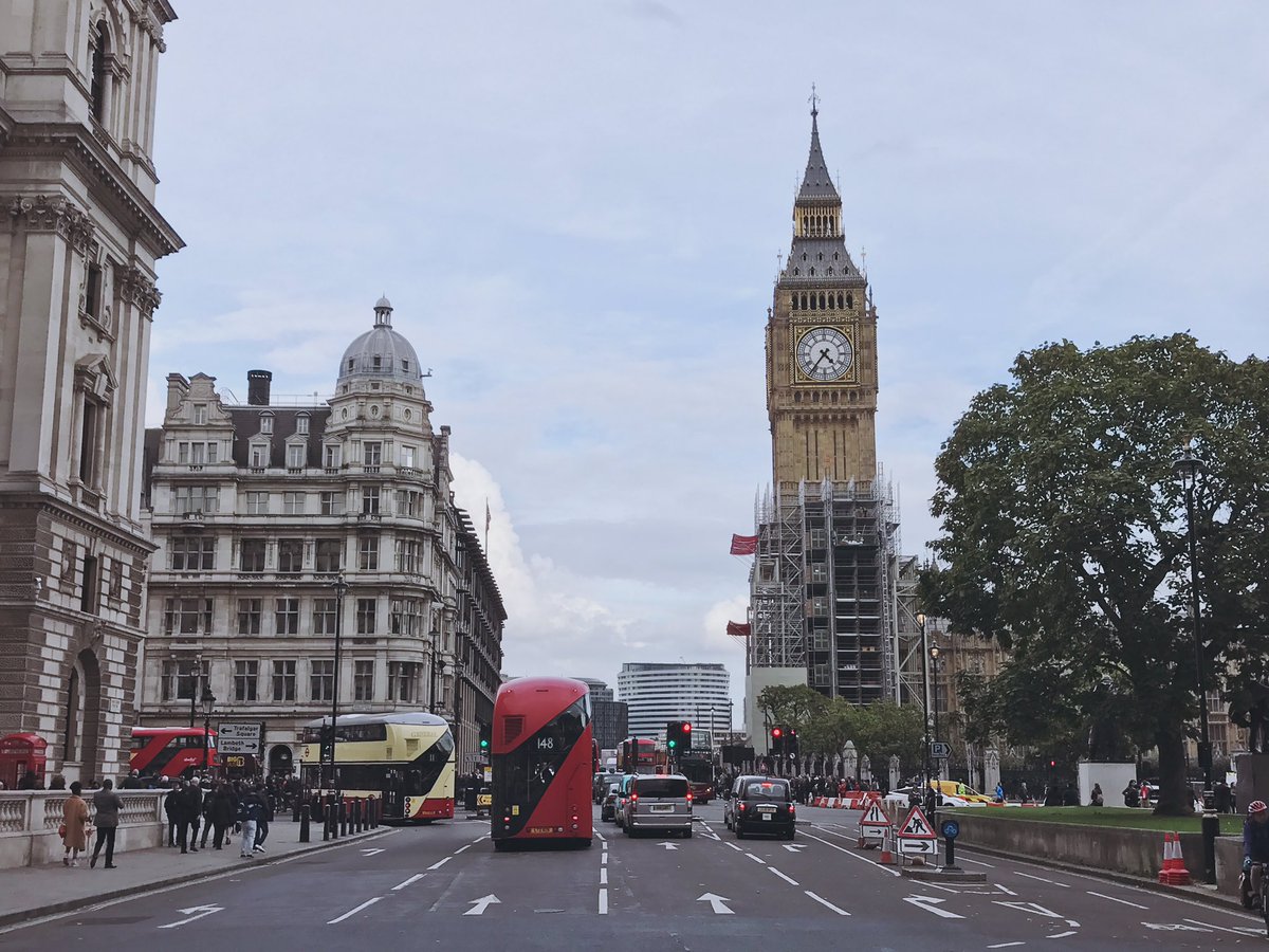 iamtomcarter's tweet photo. A visit HM Treasury today for a round table on growth funding. Clear consensus that the UK should be bolder in long term risky investment. https://t.co/o75jPWIvx5