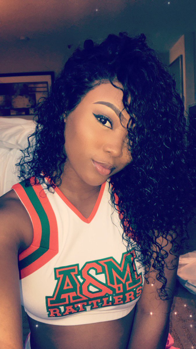1shirab's tweet image. issa Rattler cheerleader 🐍 #FamuCheer