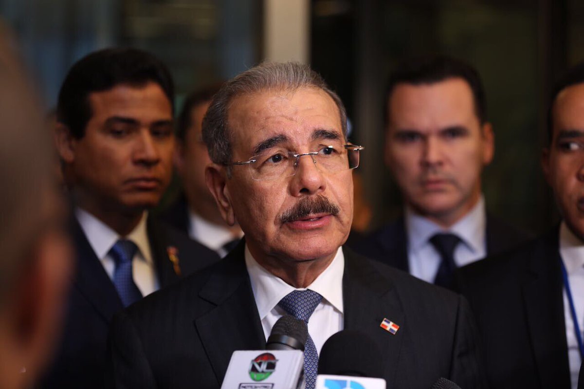 Presidente <a href="/DaniloMedina/">Danilo Medina</a> informa Ministro <a href="/MIREXRD/">Cancillería de República Dominicana</a>: "va a tomar el tema en la intervención que yo tenía mañana". #DaniloEnONU