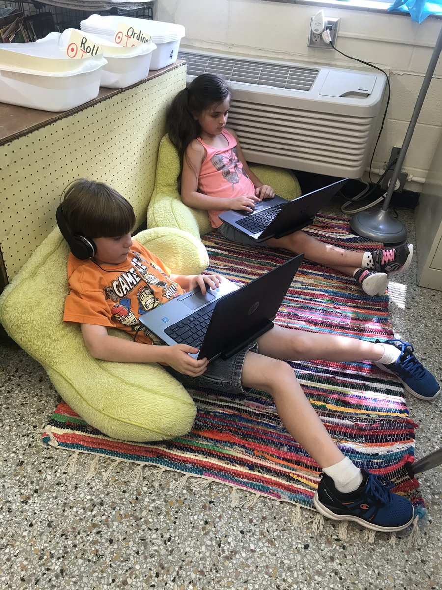 wsimmons_aes's tweet image. We are beyond grateful for our one to one devices! #technologyatwork #guidedmath @AlantonAstros