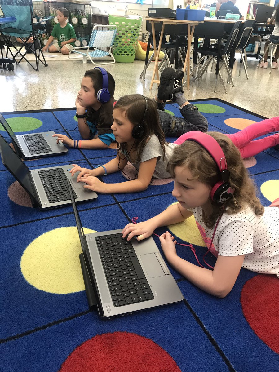 wsimmons_aes's tweet image. We are beyond grateful for our one to one devices! #technologyatwork #guidedmath @AlantonAstros