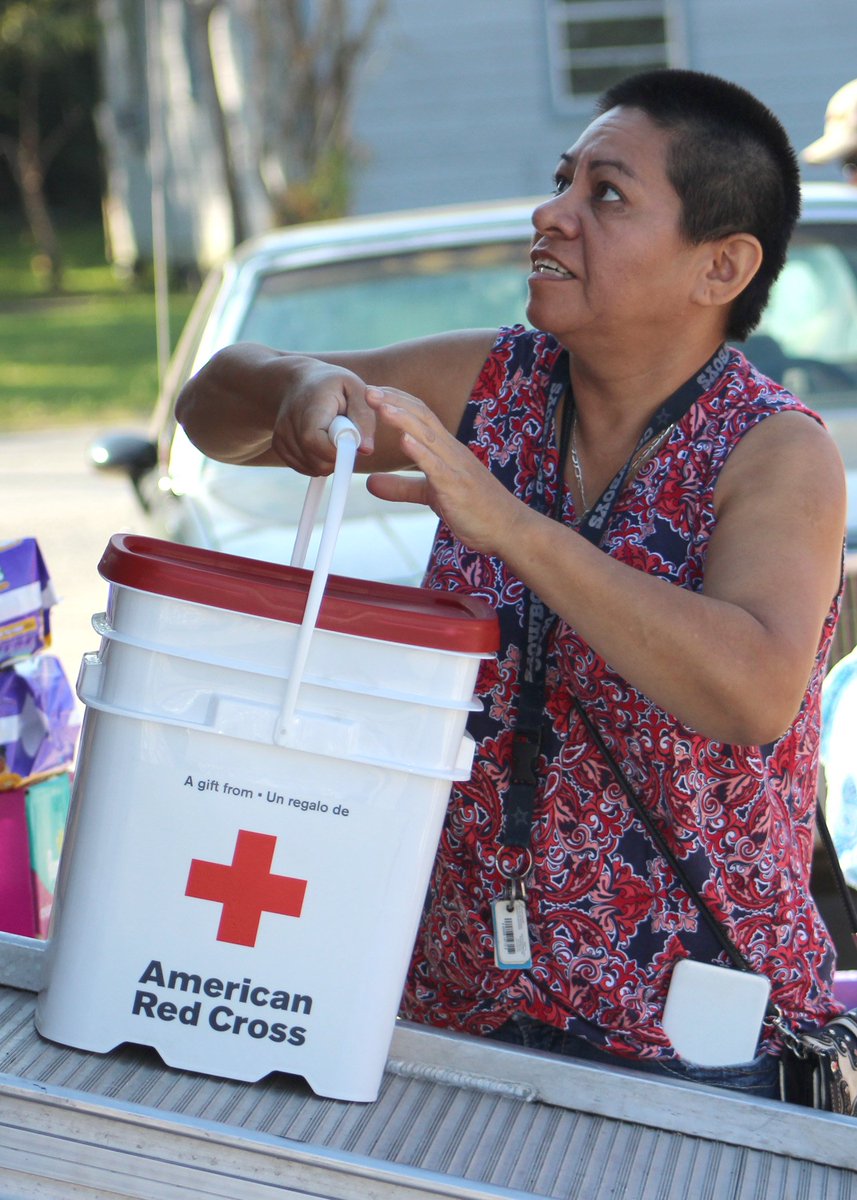 RedCrossTXGC's tweet image. &quot;It&apos;s so helpful that the Red Cross is helping out. We’ve been through so much.&quot; -Delia Ordaz
#Harvey #RedCross