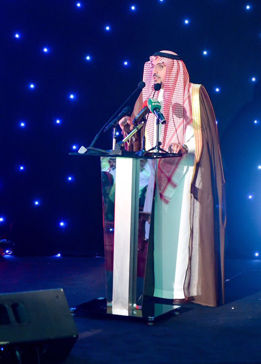 EmarahAlQassim's tweet image. #امير_القصيم : الاندية الرياضية ليست مهمتها الانتصارات الرياضية فحسب بل تمتد الى المبادرات الوطنية التي تخدم  أمن  الوطن .