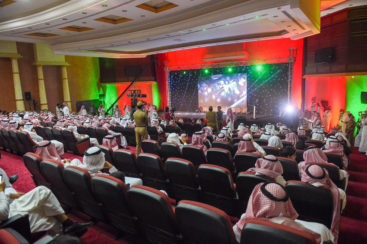 EmarahAlQassim's tweet image. #امير_القصيم : كل مبادرة وطنية قد يستفاد منها داخل وخارج الوطن وموقع #معا_ضد_الارهاب_والفكر_الضال باللغة الانجليزية انموذجاً حياً لذلك .