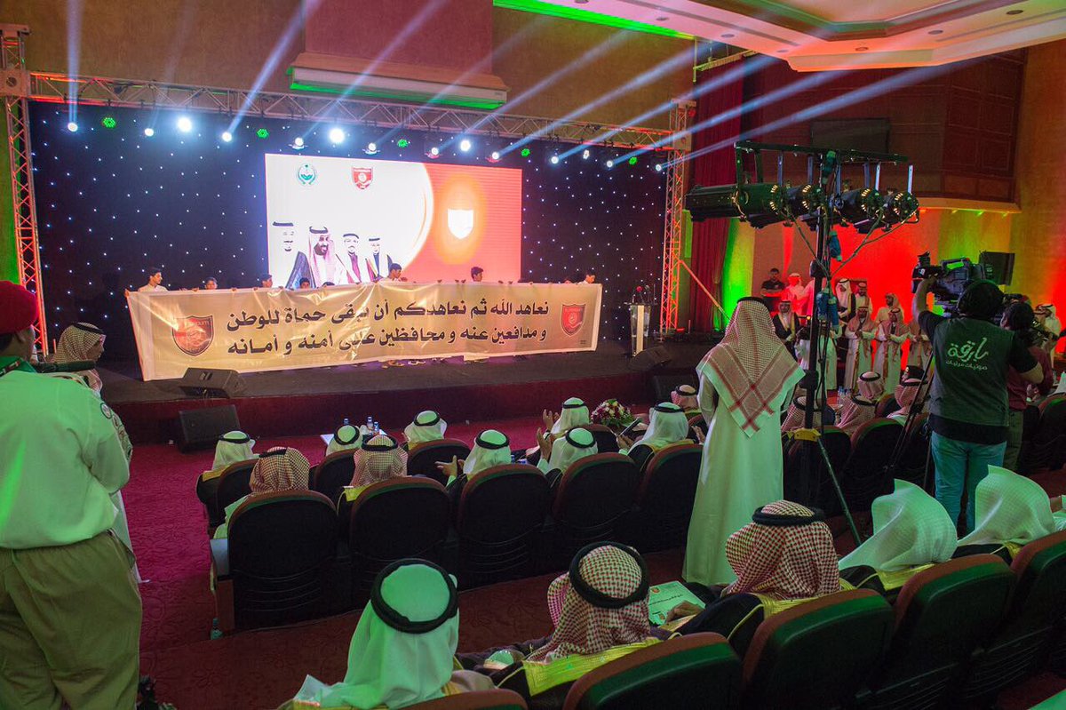 EmarahAlQassim's tweet image. #امير_القصيم : كل مبادرة وطنية قد يستفاد منها داخل وخارج الوطن وموقع #معا_ضد_الارهاب_والفكر_الضال باللغة الانجليزية انموذجاً حياً لذلك .