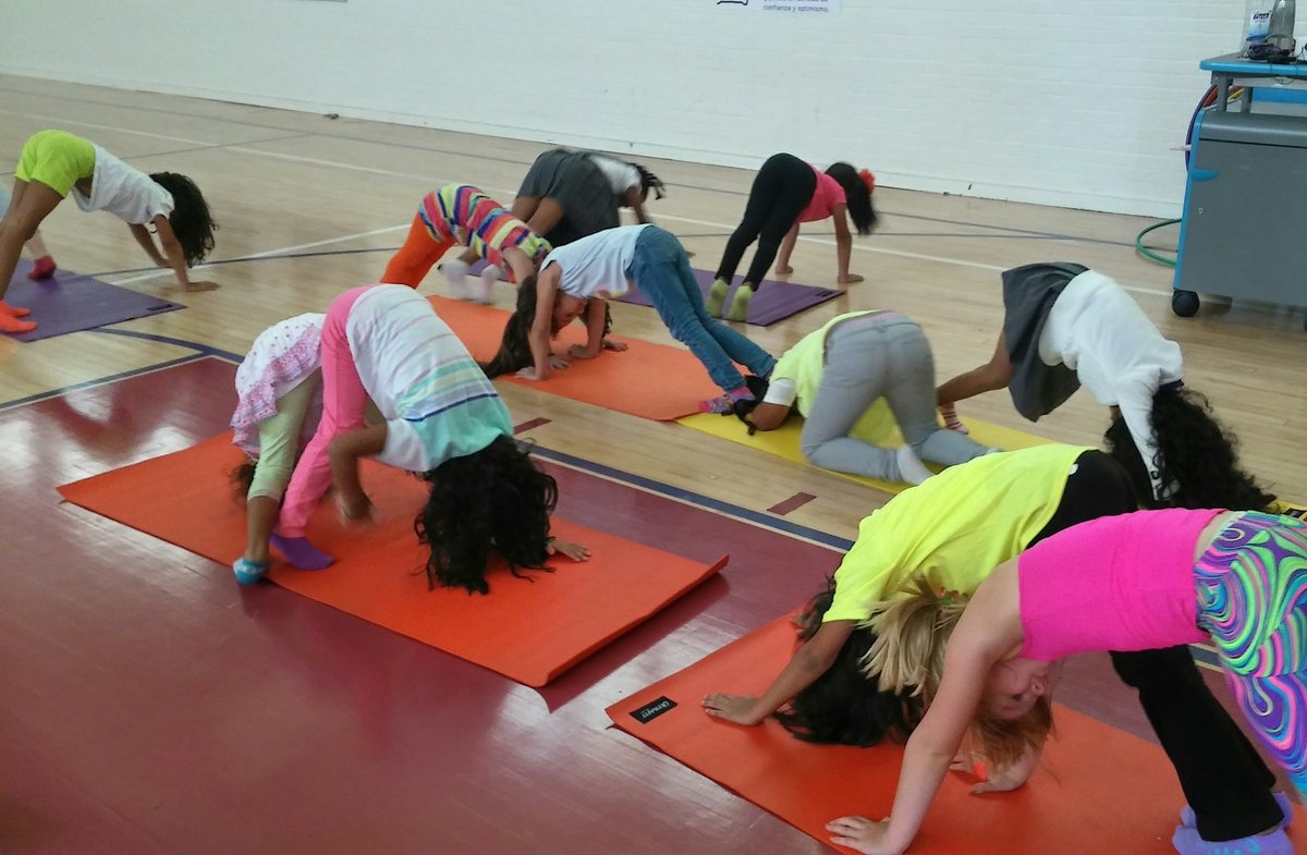 TrilloMayra's tweet photo. Love watching my scholars practice yoga! #SolarSpecials #SolarPrep https://t.co/bkZKpqhh3y