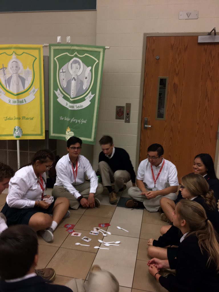 BCCHS_community's tweet photo. House time!!!! #BCCOMMUNITIES! https://t.co/UGU9cu0uNj