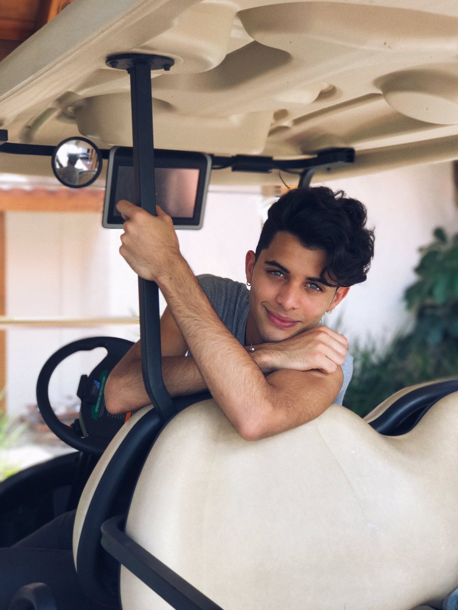ErickBrianColon's tweet photo. República Dominicana 🇩🇴 🇩🇴 #cnco 😜 https://t.co/2RLQ5drWdc
