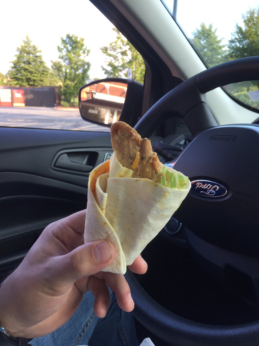 GraceFranklin9's tweet photo. @Wendys what the hell kind of wrap is this? https://t.co/KBPNCcKDiE