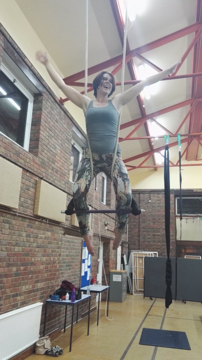 LOOKIT ME, I'M LEARNING TO GET OFF MY FEET!

NO MORE FLIMSY LEGDROPS!