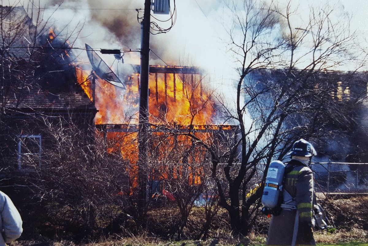 zeke4129's tweet photo. @Engine63Tower assisting #manheimtwpfire #workingfire at a Daycare center (1997) #throwback #MTFR #lfc63 #engine632 #Lancastercounty #Pa https://t.co/7Zd07mDwlW